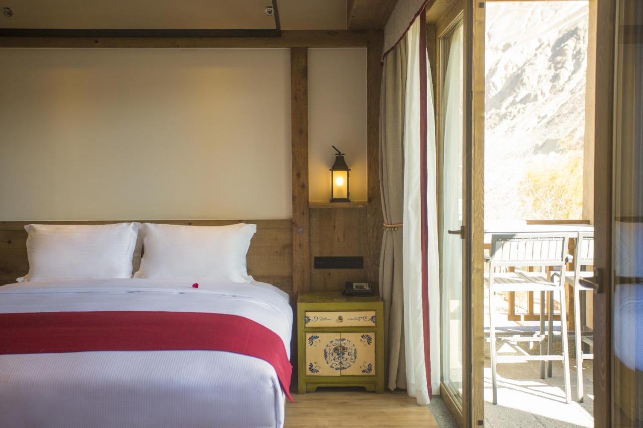 Hotel Lux* Tea Horse Road Benzilan Exterior foto