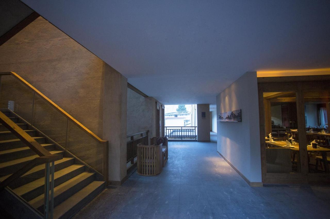 Hotel Lux* Tea Horse Road Benzilan Exterior foto